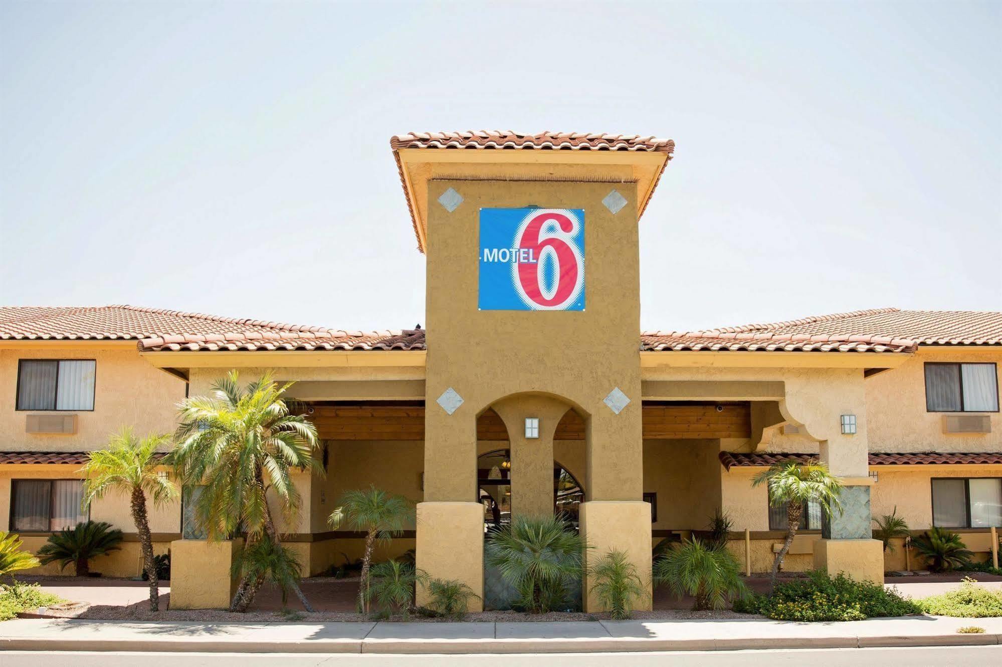 Laquinta Inn Phoenix - Arcadia מראה חיצוני תמונה