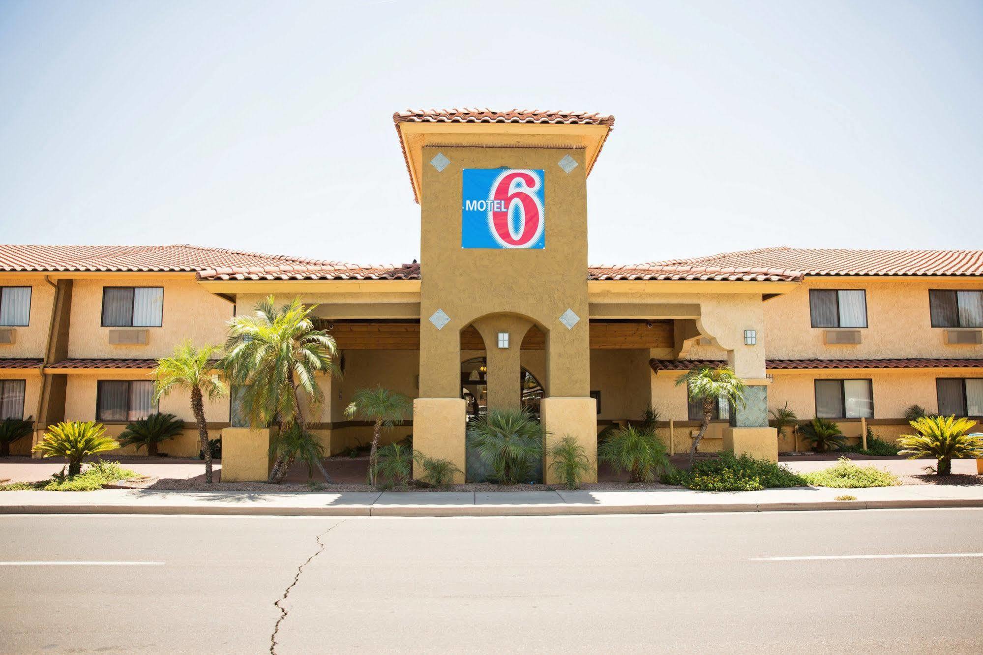 Laquinta Inn Phoenix - Arcadia מראה חיצוני תמונה
