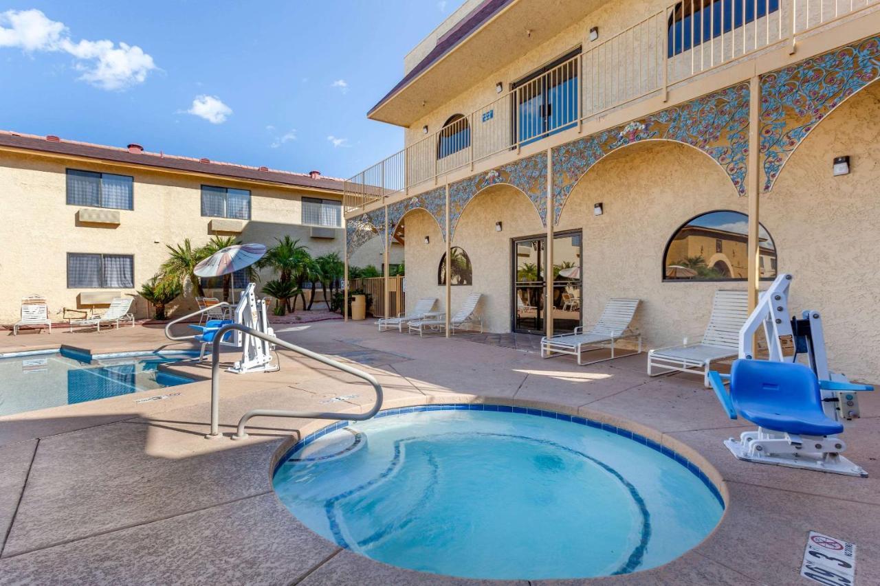 Laquinta Inn Phoenix - Arcadia מראה חיצוני תמונה